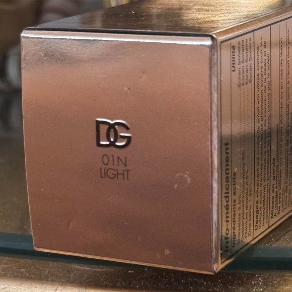 Dolce&Gabbana everlast foundation 01N Light brand new - Picture 4 of 5